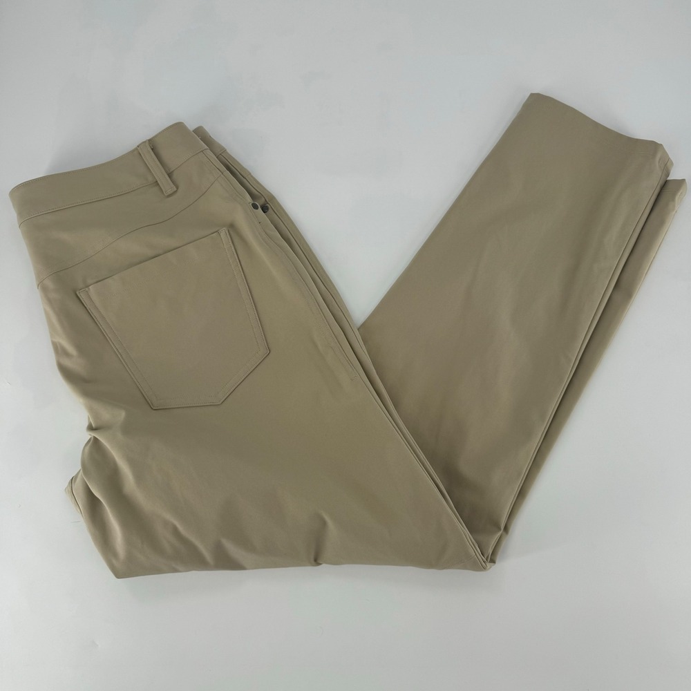 Lululemon Commission Slim Fit Pant Warpstreme Tan Khaki Mens 33 x 32